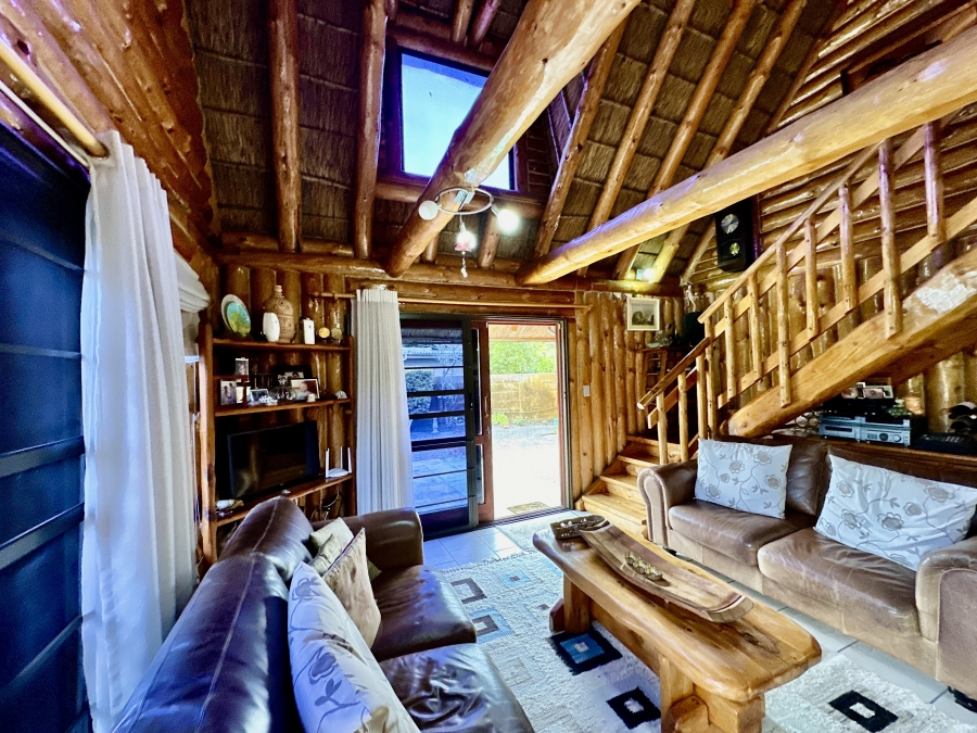 2 Bedroom Property for Sale in The Island Western Cape
